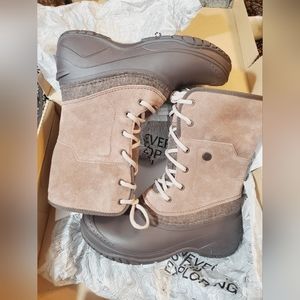 SOLD - NIB The North Face Boots